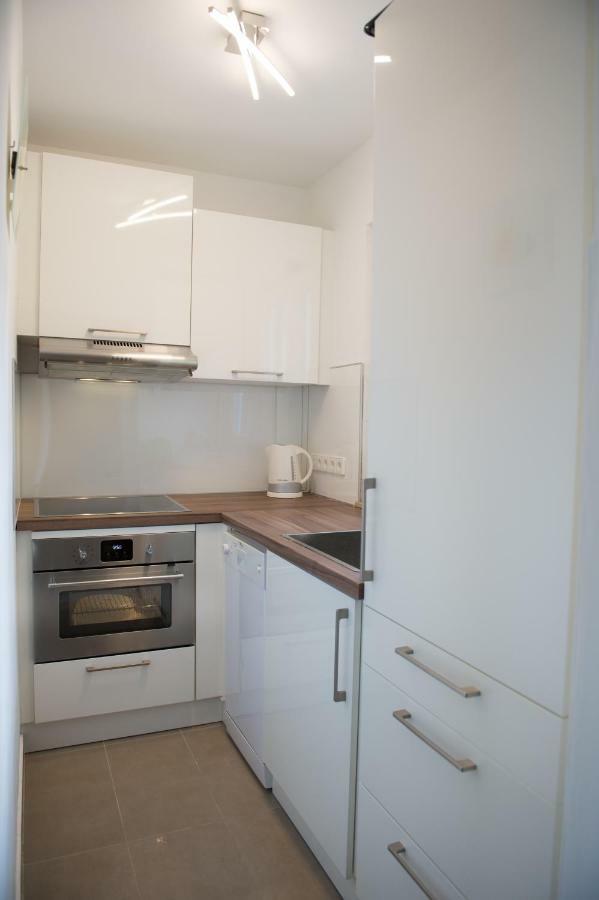 Apartmen Relax 200 M T Beach Appartement Rovinj Buitenkant foto