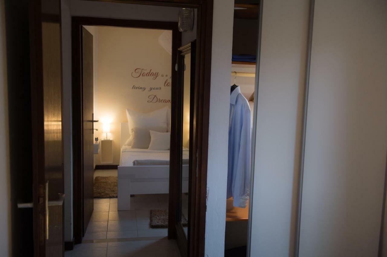 Apartmen Relax 200 M T Beach Appartement Rovinj Buitenkant foto