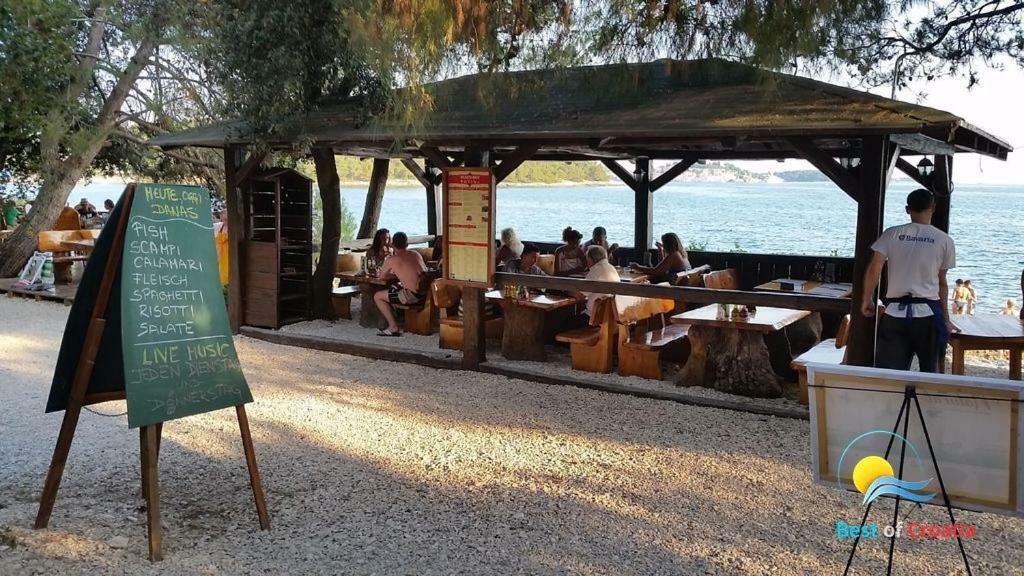 Apartmen Relax 200 M T Beach Appartement Rovinj Buitenkant foto