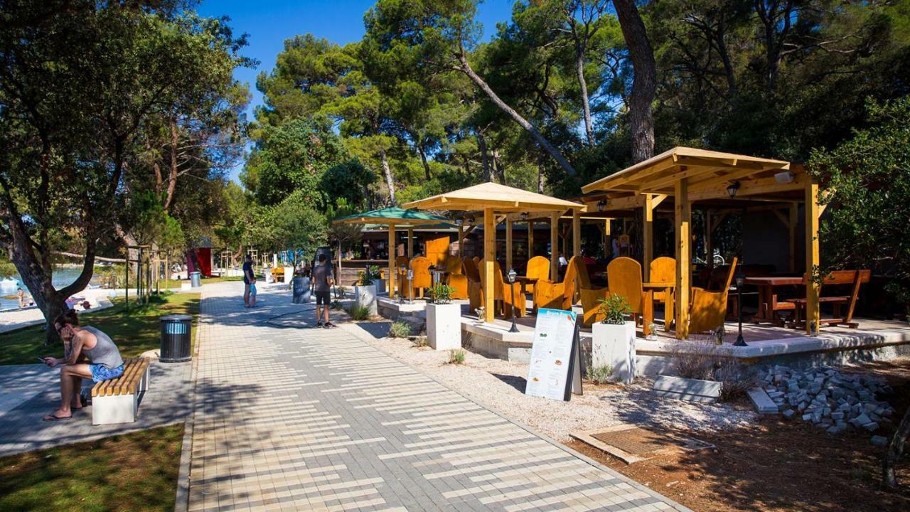 Apartmen Relax 200 M T Beach Appartement Rovinj Buitenkant foto