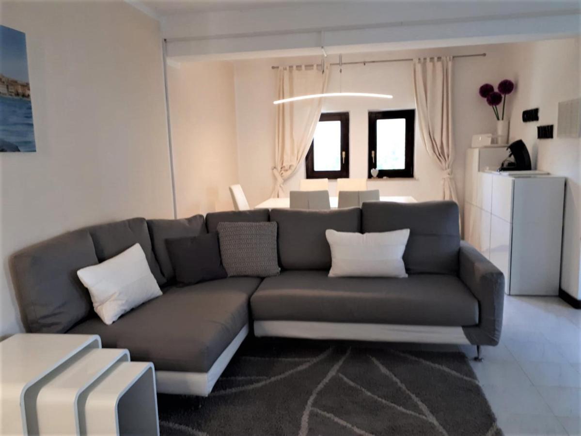 Apartmen Relax 200 M T Beach Appartement Rovinj Buitenkant foto